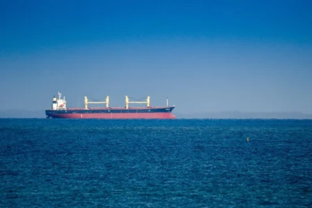 China condena apreensão de navios-petroleiros pelos EUA