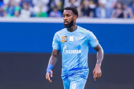 Gerson em partida pelo Zenit