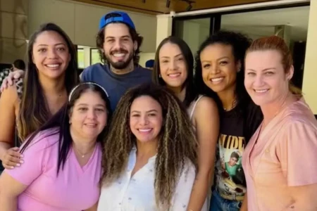 Salário, rotina e benefícios: como é a vida das babás dos filhos de Virginia e Zé Felipe Exposição transformou babás em influenciadoras