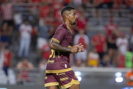 Hayner em passagem pelo CRB