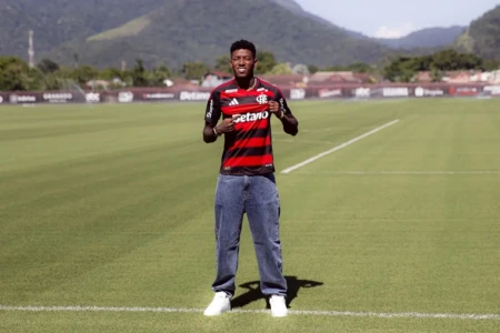 Vitão em apresentação no Flamengo