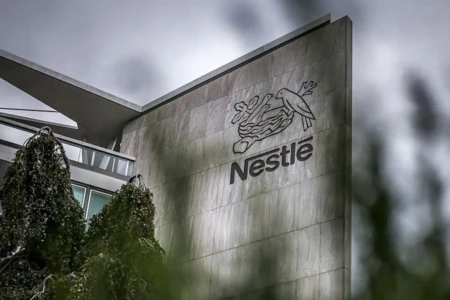 Nestlé recolhe fórmulas infantis no Brasil e em outros países por risco de contaminação bacteriana