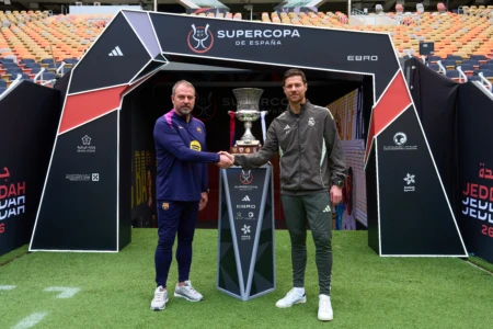 Hansi Flick e Xabi Alonso