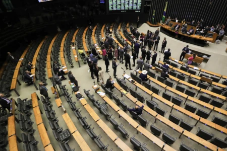 Emendas drenam 25% do investimento federal e mais da metade da verba de 44 órgãos (Foto: Agência Brasil)