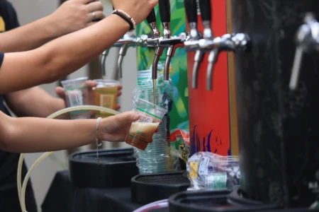 Encontro de cervejas artesanais em Goiânia