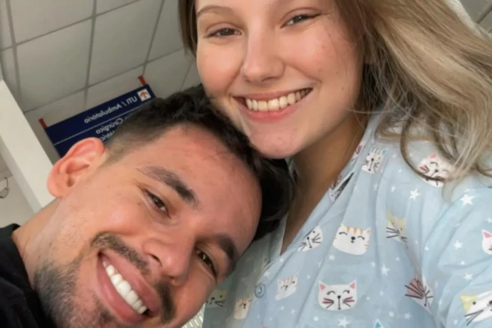 Marido de Isabel Veloso mostra objeto com cinzas da influenciadora