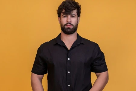 BBB 26: rosto do goiano Paulo Augusto é resultado de harmonização facial; veja antes e depois Procedimento foi realizado em 2024