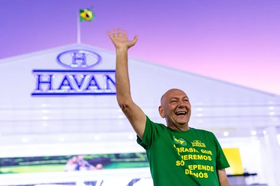 loja de Luciano Hang postou um vídeo Carreta Furacão processa Havan por causa de personagem famoso; saiba qual Fofão