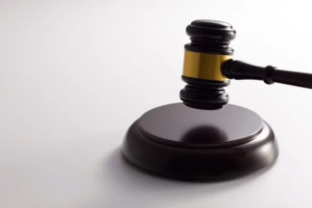 Imagem do martelinho da justiça