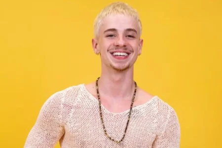 BBB 26: Juliano Floss revela que faz xixi sentado por medo de câncer de próstata Veja o que dizem os especialistas xixi em pé