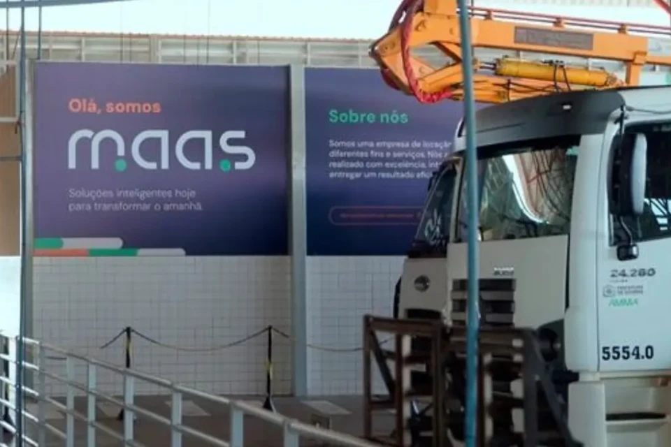 Imagem de um caminhão da Maas Serviços