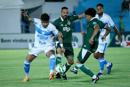 Goiás e Crac não saem do 0 a 0