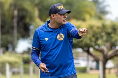 Renan Brito em partida pela Aparecidense