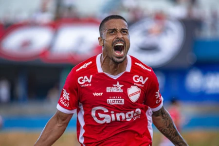 Dellatorre é o artilheiro do Vila Nova no Goianão, com 3 gols