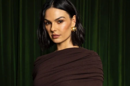 Isis Valverde é indicada ao Framboesa de Ouro de pior atriz coadjuvante; veja lista Trabalho da brasileira em filme teve recepção negativa