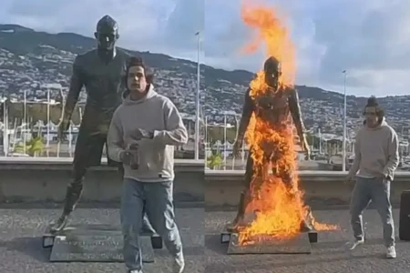 Vídeo: homem é preso após incendiar estátua de Cristiano Ronaldo em Portugal Próprio autor registrou o ataque e publicou nas redes sociais