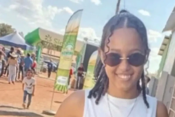 Adolescente teria sido encontrada morta nos fundos da casa do tio, em Britânia