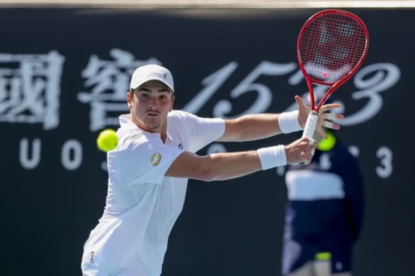 João Fonseca em partida de tênis