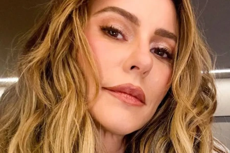 Paolla Oliveira comenta ausência nas redes sociais e fala sobre nova rotina de trabalho