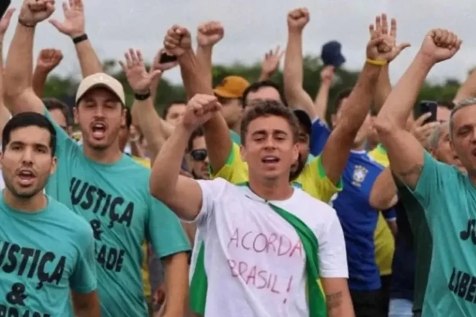 Deputados do PT acionam órgãos federais para suspender caminhada em apoio a Bolsonaro