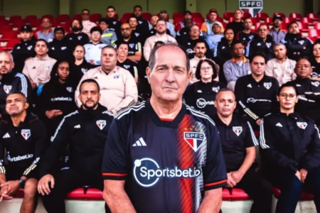 Muricy Ramalho com funcionários do São Paulo