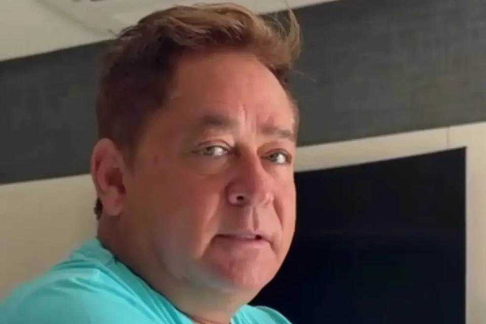 Leonardo viraliza ao responder pergunta de funcionária sobre folga na Copa do Mundo; vídeo Vídeo engraçado foi publicado por Poliana Rocha