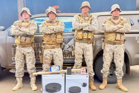 Policiais do COD com mercadorias furtadas - (Foto: reprodução/PCGO)