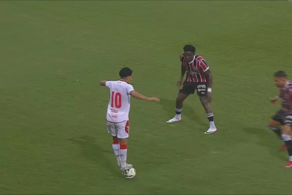 Dodô durante partida pelo Náutico
