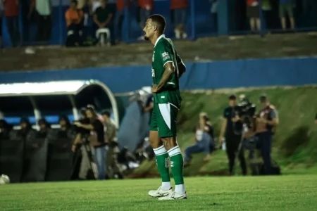 Luiz Felipe em partida pelo Goiás