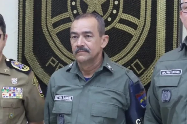 Sargento da PM é punido por tamanho do bigode e decide aparar pelos para evitar nova sanção Policial vai recorrer da detenção disciplinar