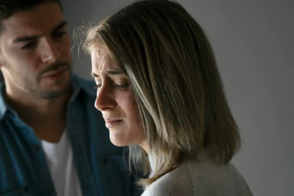 Minha mulher está triste após terminar com o amante, devo consolá-la? caso de traição artigo do New York Times