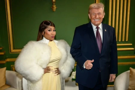 Nicki Minaj aparece ao lado de Trump e se declara fã número 1 do presidente Cantora diz que críticas reforçam seu apoio político declarado