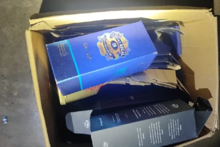 Falsificador de whisky usava 'Chanceler' para encher garrafas caras, perto de Anápolis (Foto cedida ao Mais Goiás)