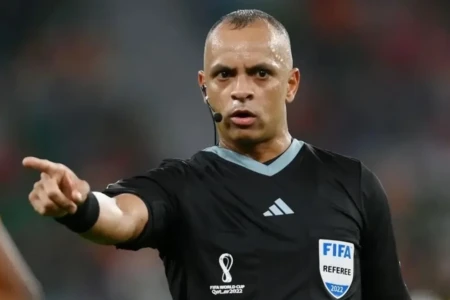 wilton-pereira-sampaio-durante-jogo-1200x675