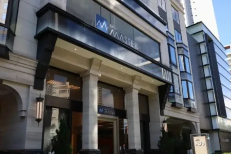 Fachada do Banco Master