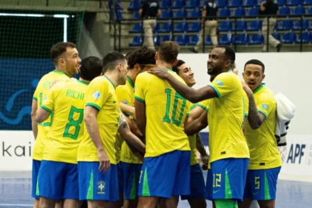 Brasil enfrenta o Peru na semifinal
