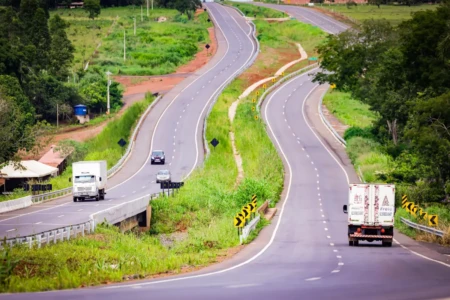 Goinfra prevê contratação de mil km de novas obras no Estado em 2026 (Foto: Governo de Goiás)