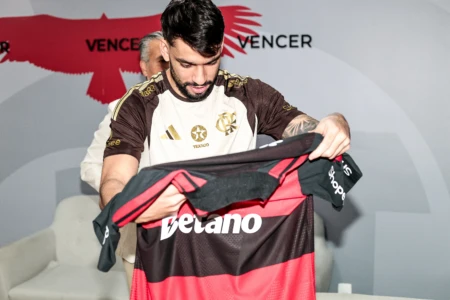 Paquetá pode ganhar primeiros minutos pelo Flamengo neste domingo