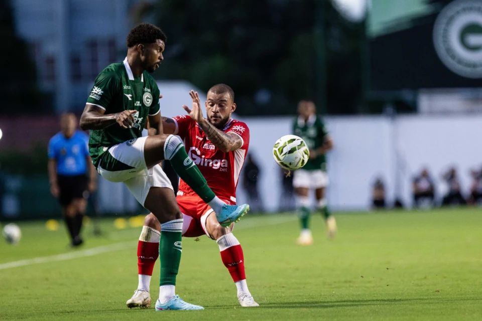 Goiás vence Vila Nova e quebra tabu
