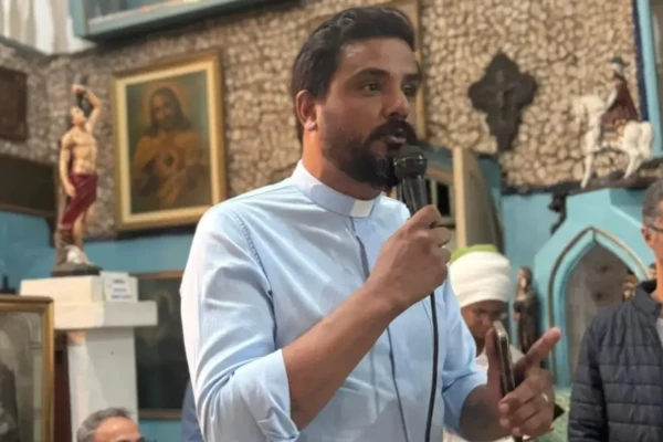 Vídeo de pastor evangélico gay: Instrumento de Deus; assista Leandro Rodrigues é casado há 21 anos e tem dois filhos com o marido