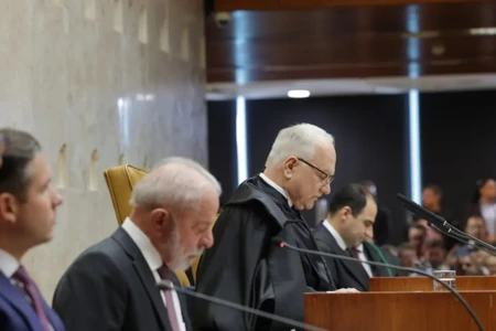 Fachin diz que ministros do STF respondem por escolhas e anuncia Cármen para relatar código de ética