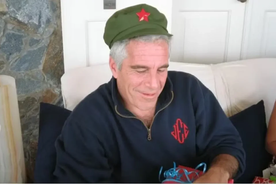 Novos e-mails indicam que Jeffrey Epstein dizia querer casar com filha adolescente de ex-namorada Mensagens plo Departamento de Justiça