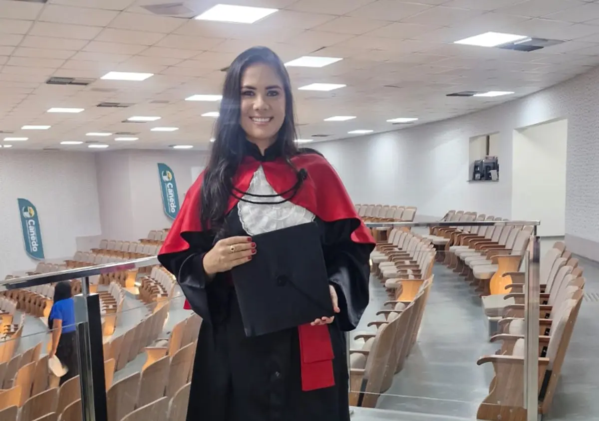 captura de tela 2026 02 03 194028 GO: Estudante que viajou mais de 35h usando beca para cumprir promessa aos pais recebe homenagem durante formatura