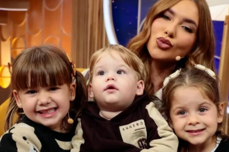 Virginia cancela compromissos após filha reclamar de ausência