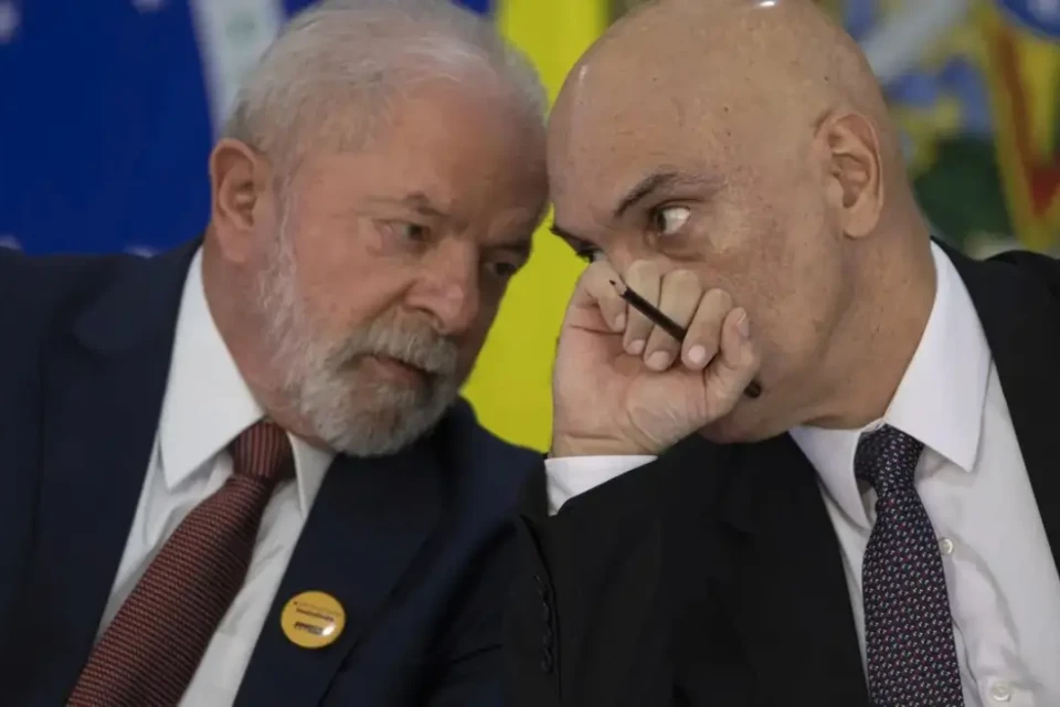 Imagem do presidente com o ministro