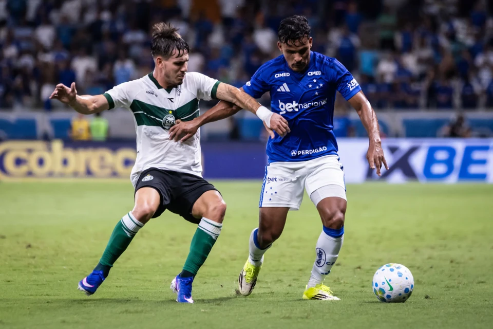 Cruzeiro afunda, Coritiba reage e empates fecham a noite do Brasileirão