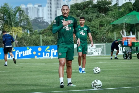 Tite deverá ser titular do Goiás contra o Inhumas
