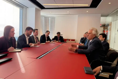 ccaba16a-ebf3-41f9-a333-dfd4feff6f4e