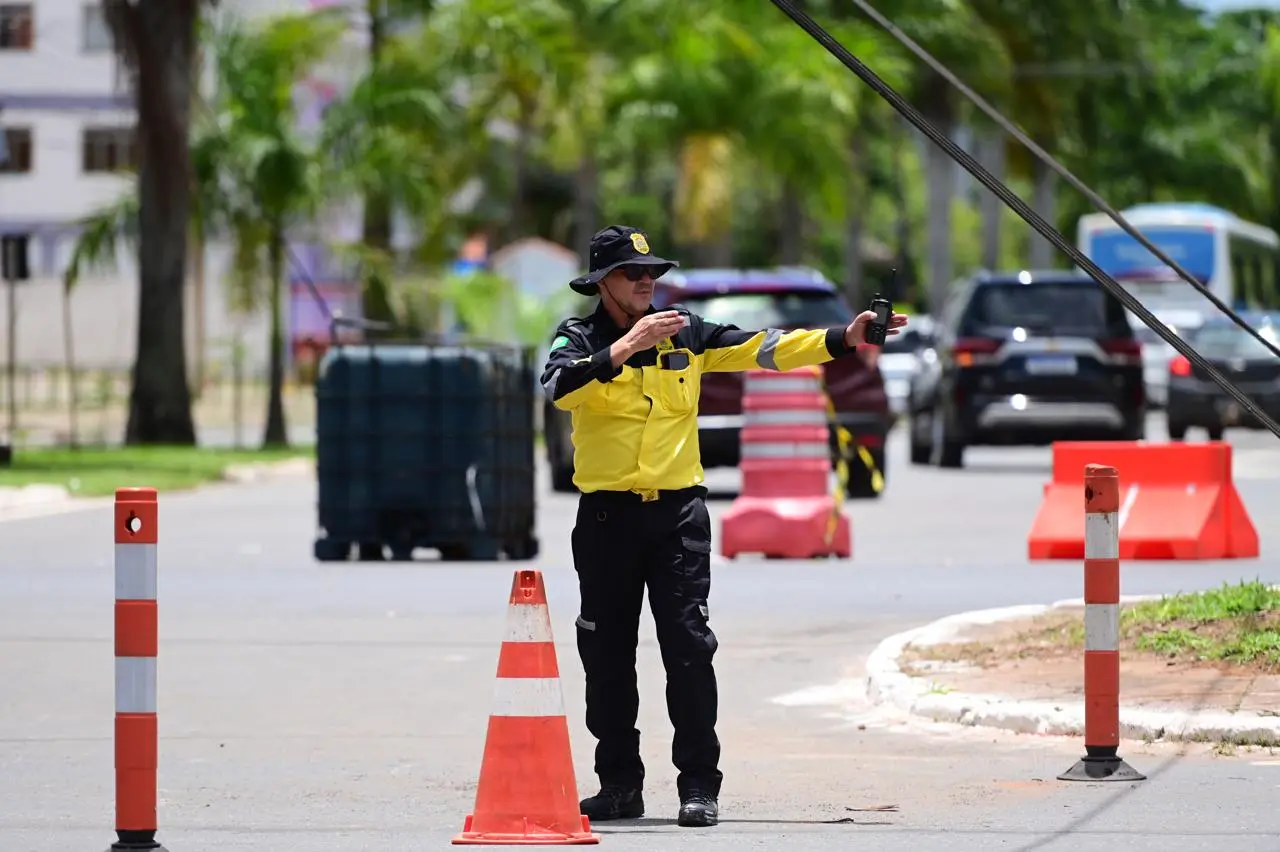 whatsapp image 2026 02 07 at 12 35 15 Samba no pé, chapéu na cabeça: médico e publicitário inovam no look de carnaval em Goiânia