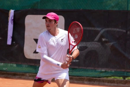 João Fonseca volta à quadra para defender o título em Buenos Aires